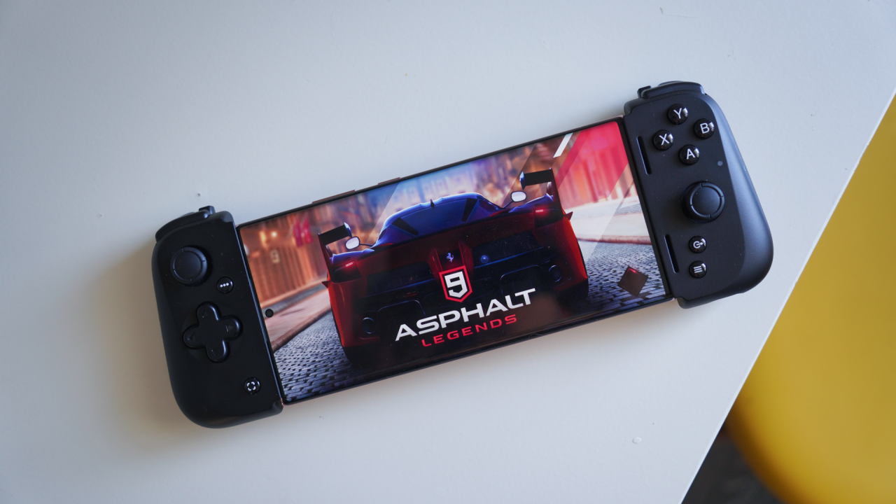 REVIEW Razer Kishi V2 sau cum să te distrezi cu jocurile favorite pe telefon