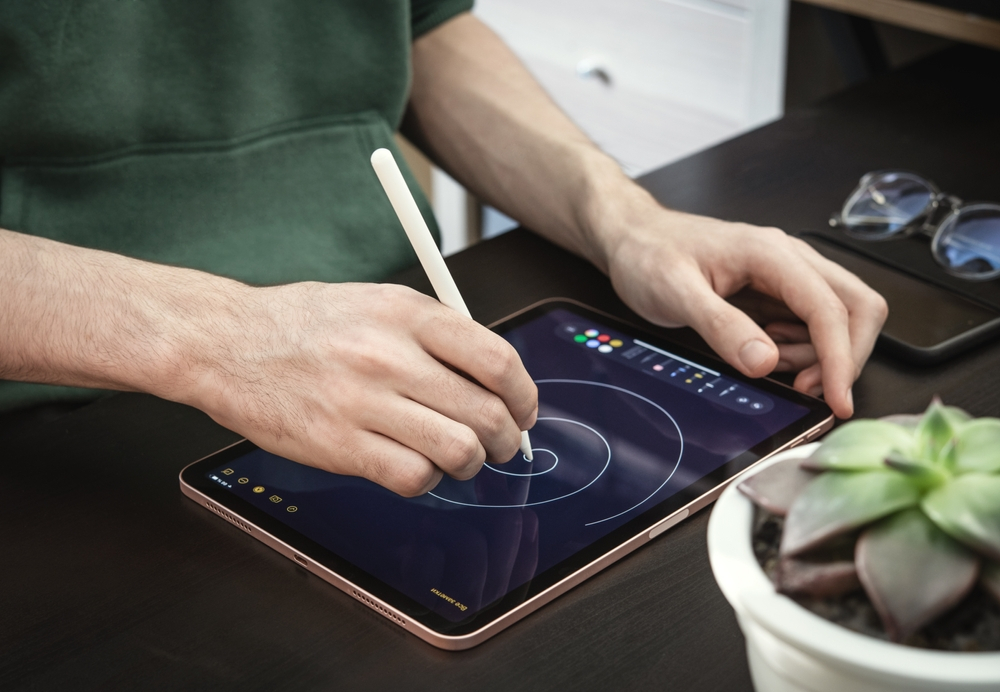 Aplicație de desenat - ghid complet pentru artiști digitali