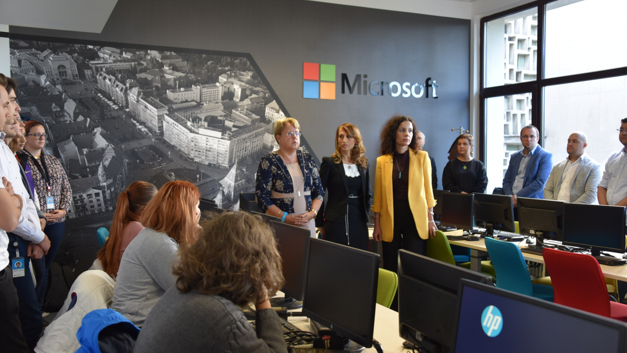 Laborator de tehnologii cloud, la Universitatea de Vest Timișoara