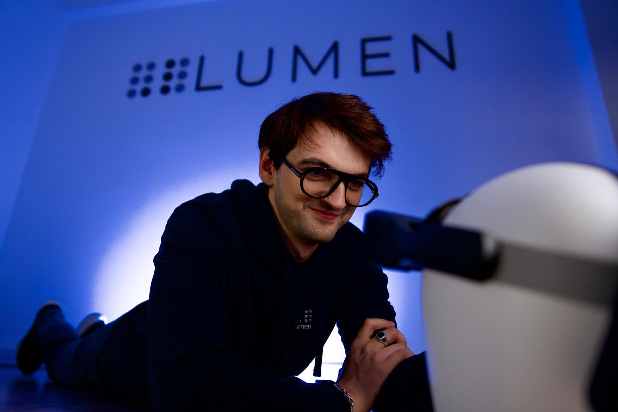 Cornel Amariei, fondatorul .lumen, ochelarii pentru nevăzători