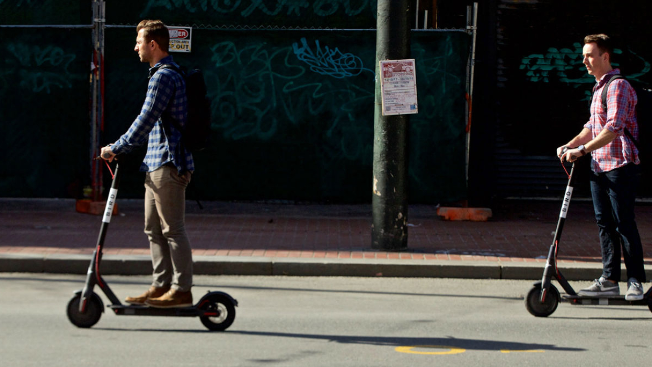 Poliția Rutieră: Trotinetele electrice nu au voie să circule pe stradă