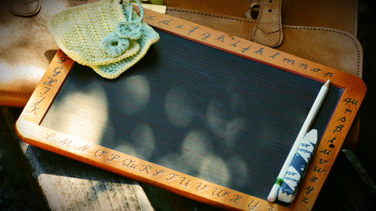 Românii care schimbă educația și prezentările Power Point cu Hypersay