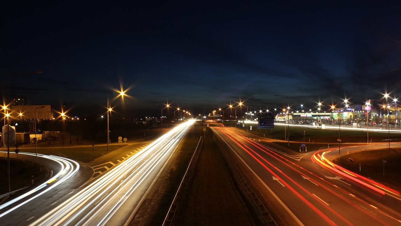 Mercedes și Bosch vor testa taxiuri complet autonome