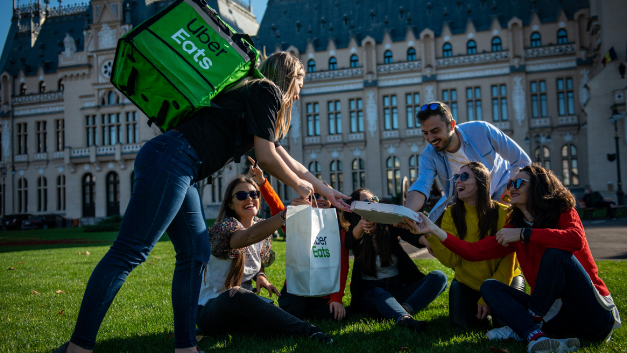 Uber Eats pleacă din România. Când va deveni serviciul indisponibil