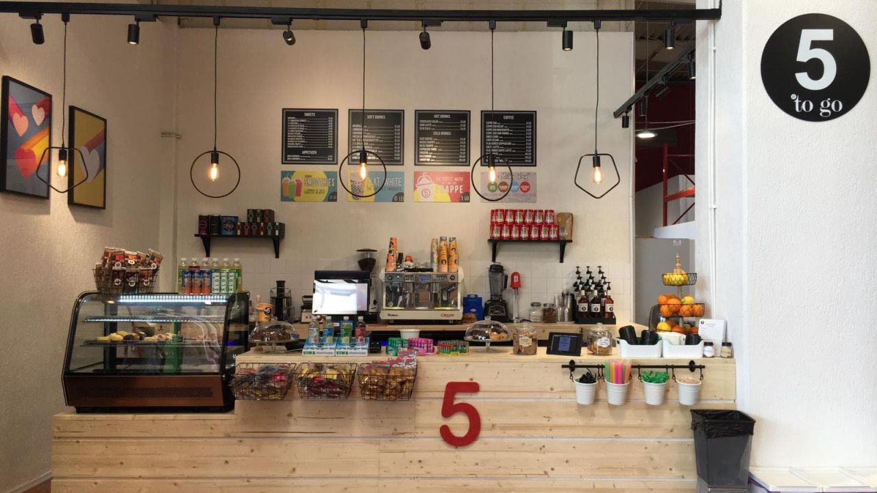 Franciza 5 to go: cafenea deschisă într-un magazin de bricolaj