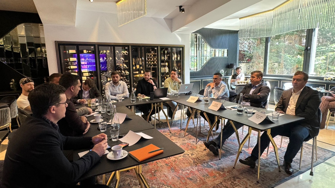 Business Breakfast: Transformarea digitală, destinația investițiilor în România