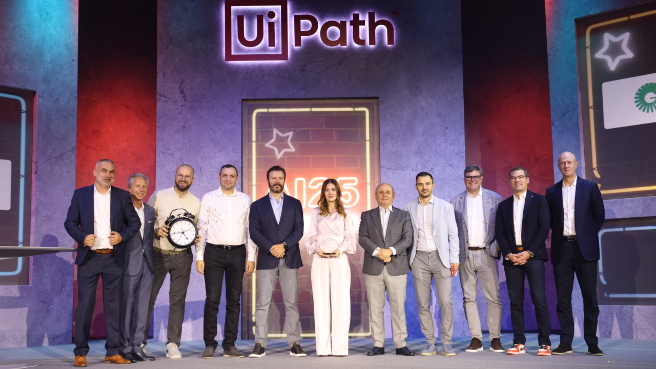 Românii de la Aggranda, premiați de UiPath pentru cum automatizează munca