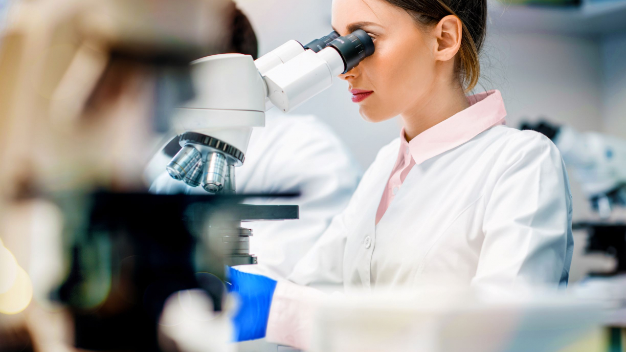 Oxford și Oracle, parteneriat pentru identificarea variantelor de COVID-19