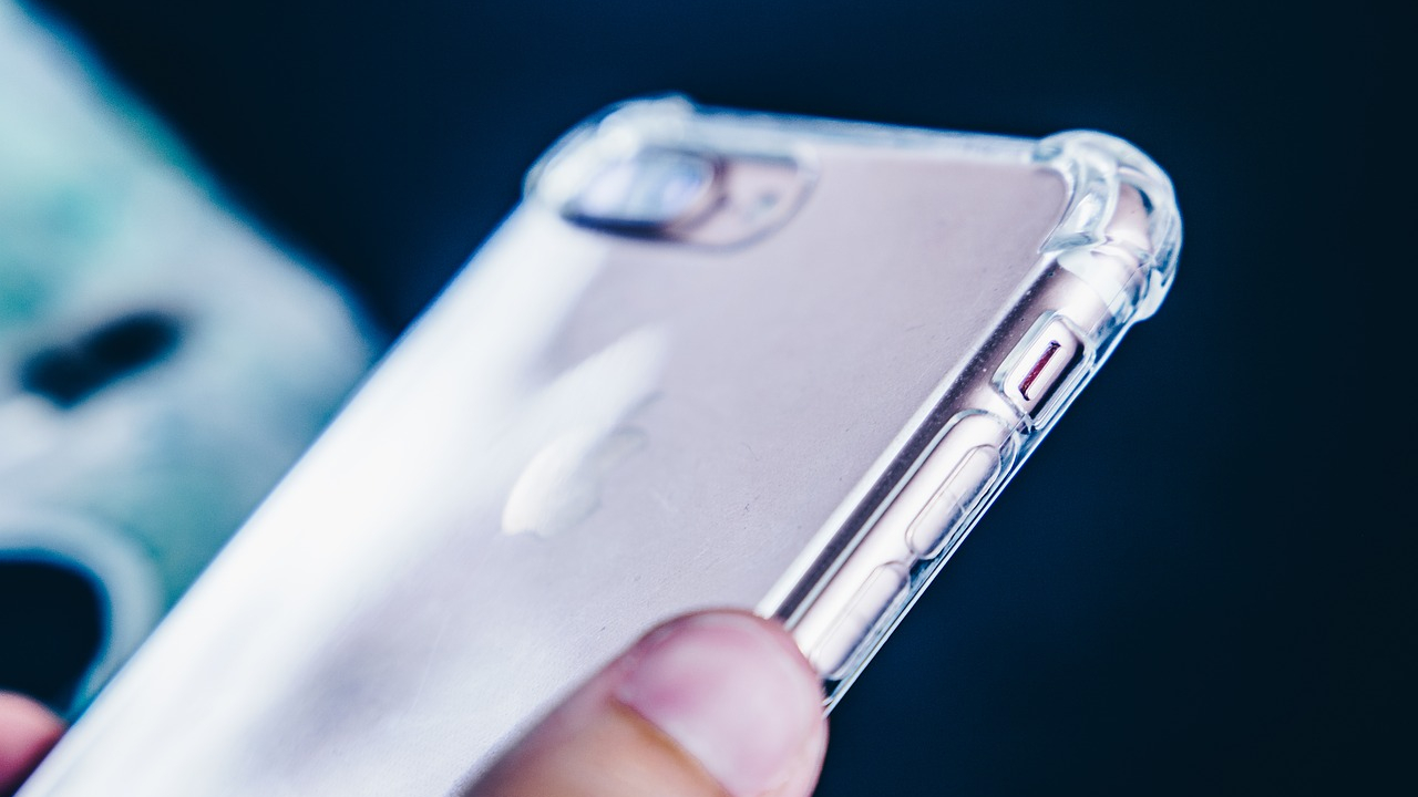 Huse pentru telefon ca să nu mai tresari la fiecare căzătură