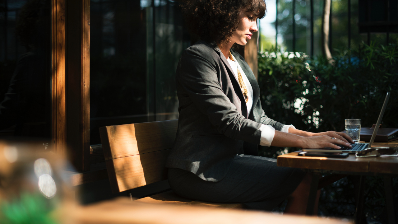 Afacerile create de femei, creștere mare în România față de Europa