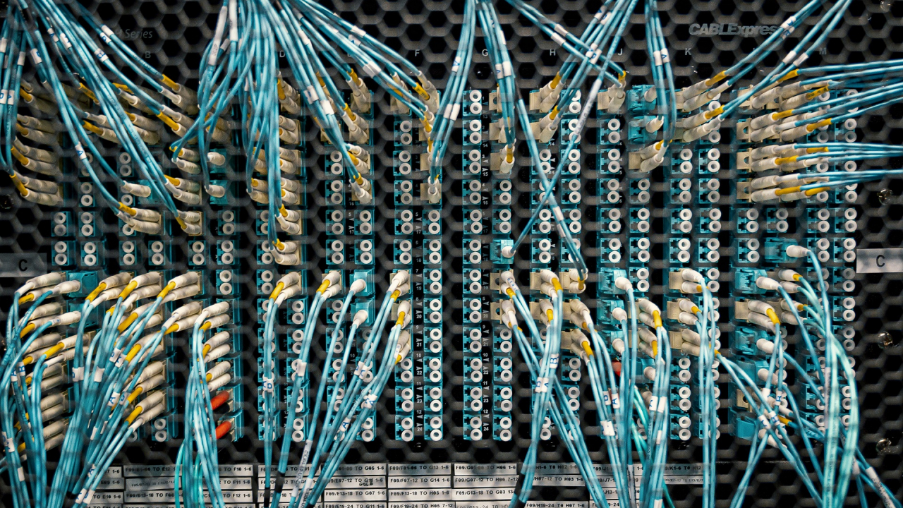 Orange oferă internet fix de 10 Gbps pentru companiile din București și Constanța
