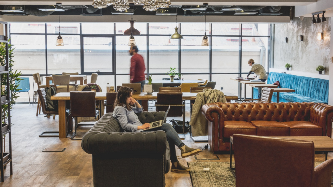 Coworking-ul revine la un an de pandemie. Commons anunță cereri în creștere