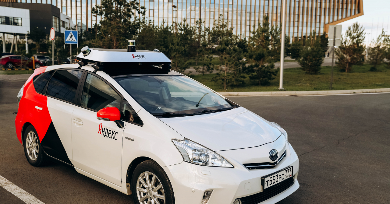 Primele taxiuri autonome din Europa se plimbă pe străzile din Rusia