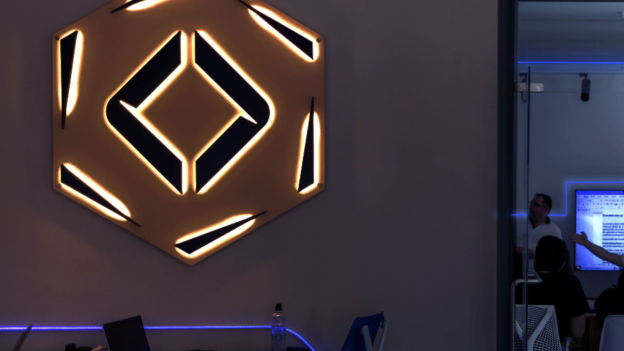 Saro, asistentul cu inteligență artificială care ajută studenții la învățătură