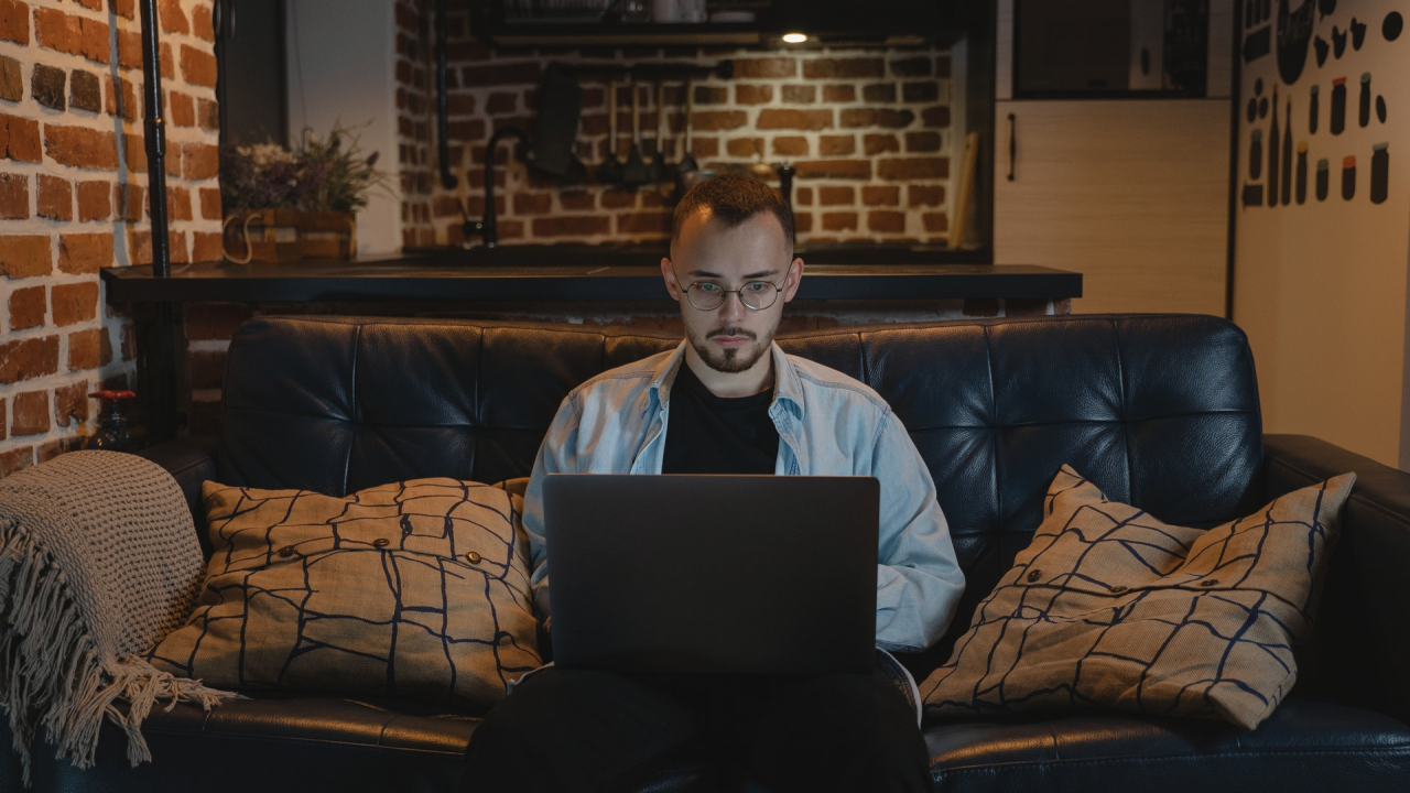 Reacție la The Great Resignation: creștere spectaculoasă pe joburile remote 