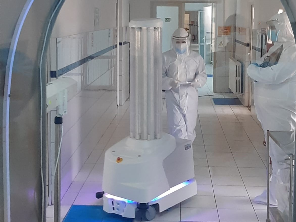 Bucharest Robots a dotat Spitalul Constanța cu un robot de dezinfecție