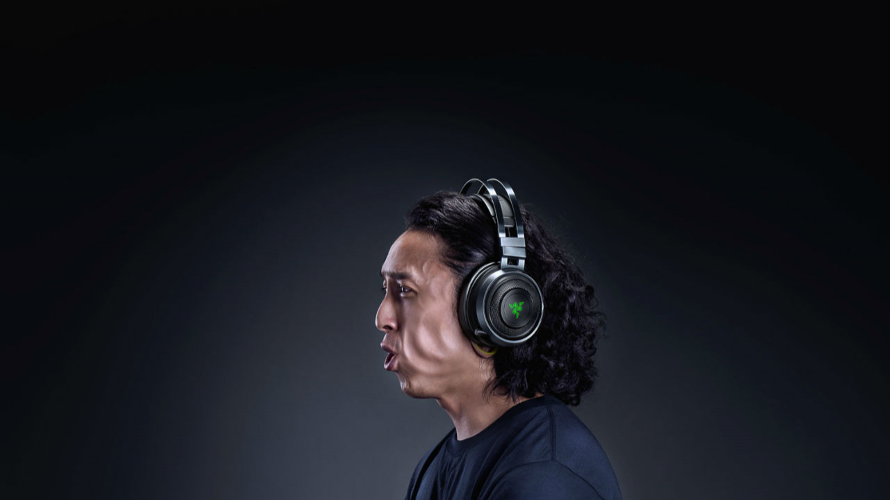 Căștile care îți dau feedback tactil sincronizat la audio și video