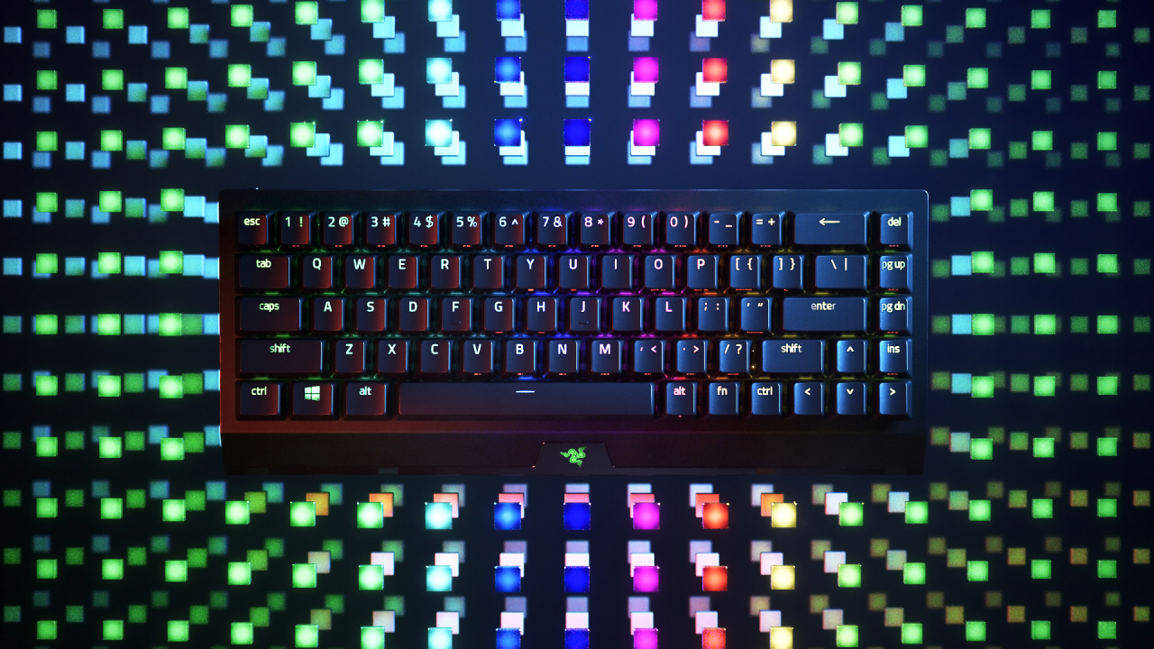 Razer lansează o tastatură pentru birouri mici: BlackWidow V3 Mini HyperSpeed