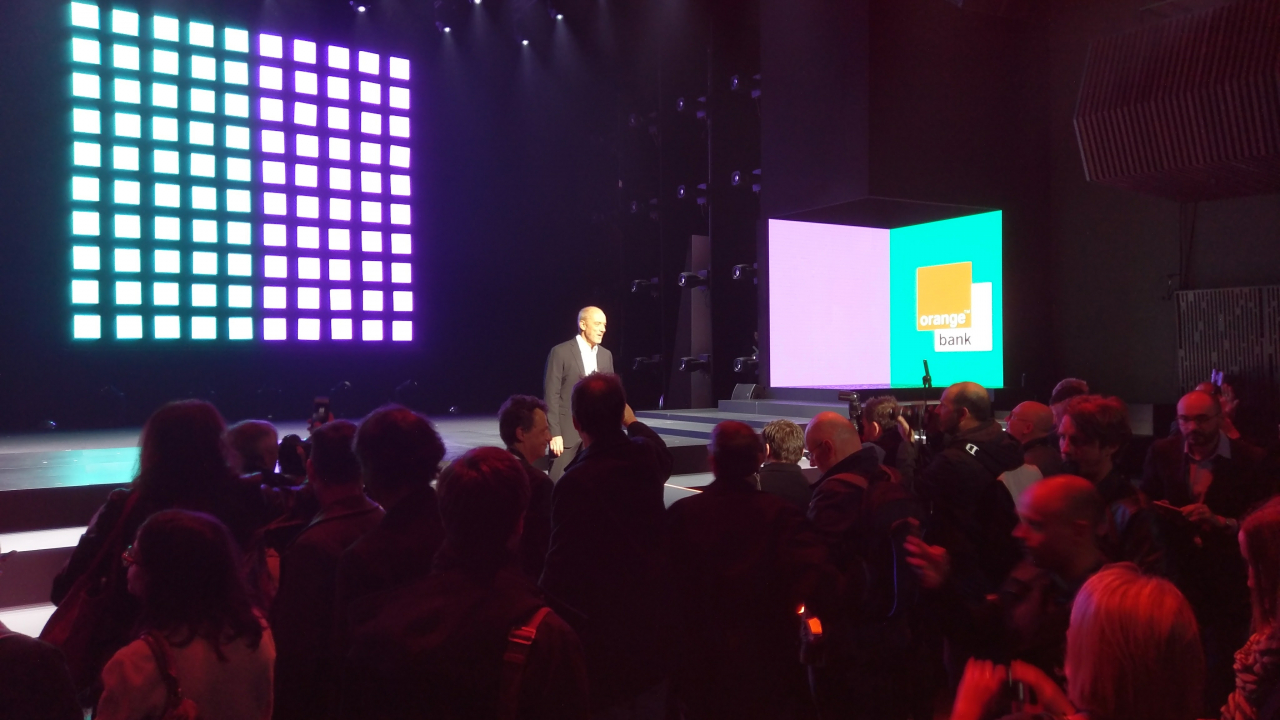 Orange lansează o bancă. În România va oferi credite pe termen scurt