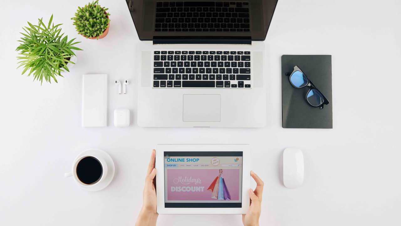 Noi magazine online descoperite de români în pandemie. Evoluția comportamentului