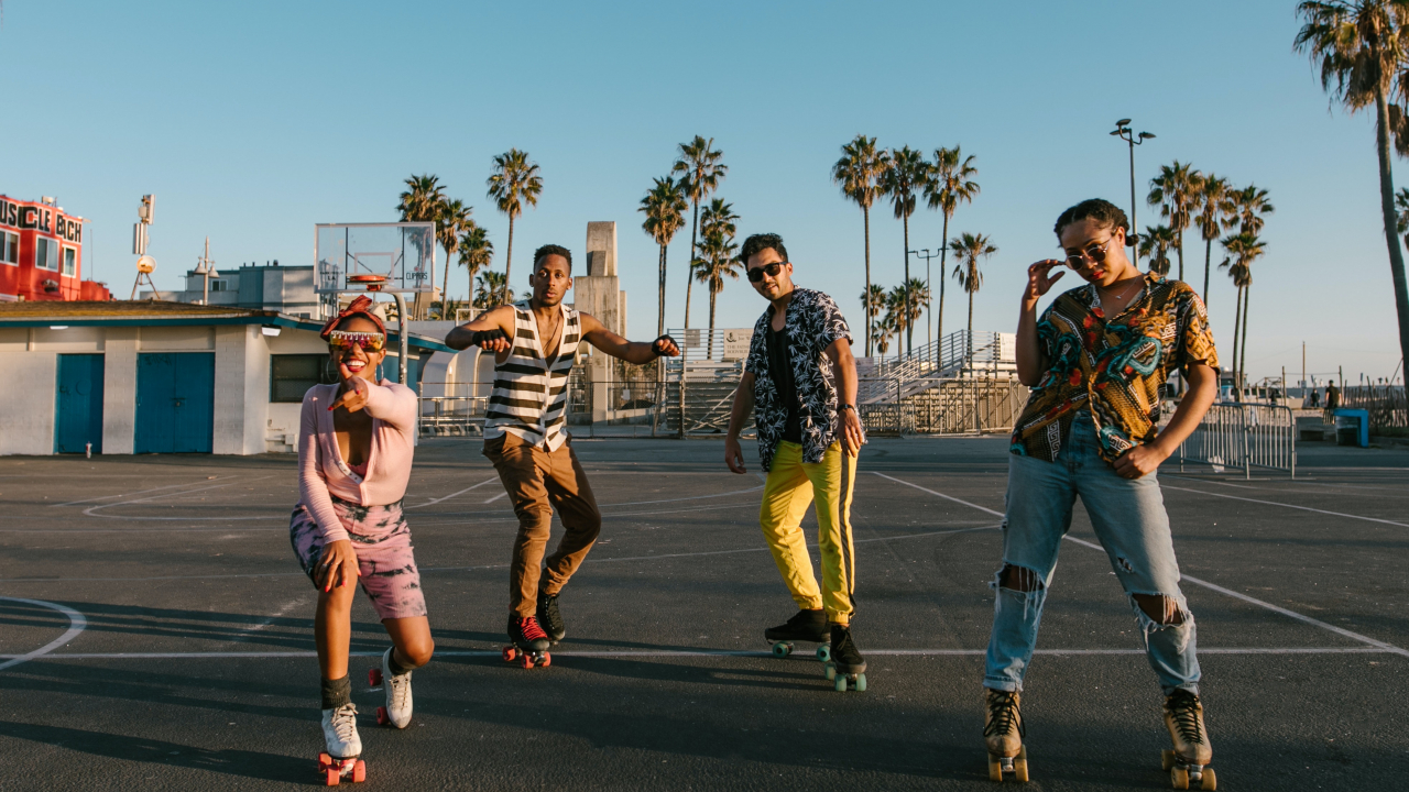 Gen Z sunt puternic ancorați în digital, dar preferă interacțiunile în persoană