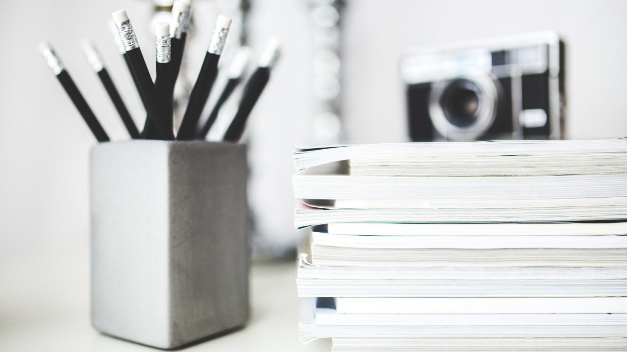 LIVRESQ aduce în România primele manuale digitale editabile și avizate