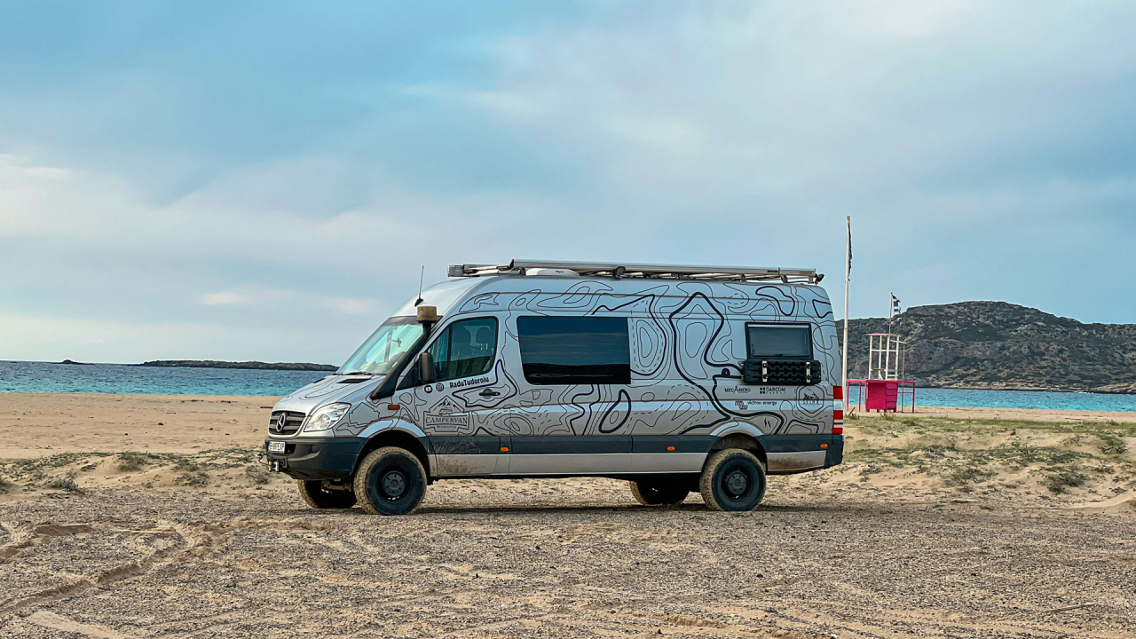 Sfinx Camper: trecerea de la vehicule de luptă la autorulote