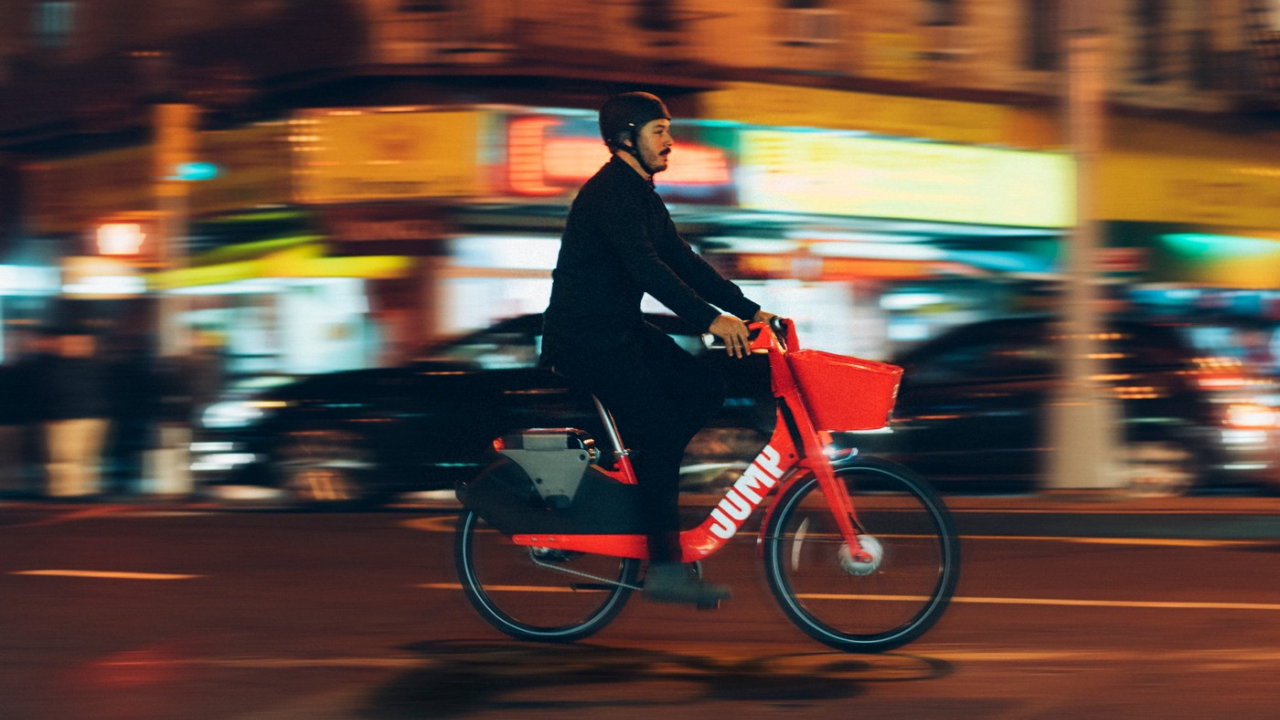 Uber JUMP, serviciul de închiriat biciclete electrice, vine în Europa