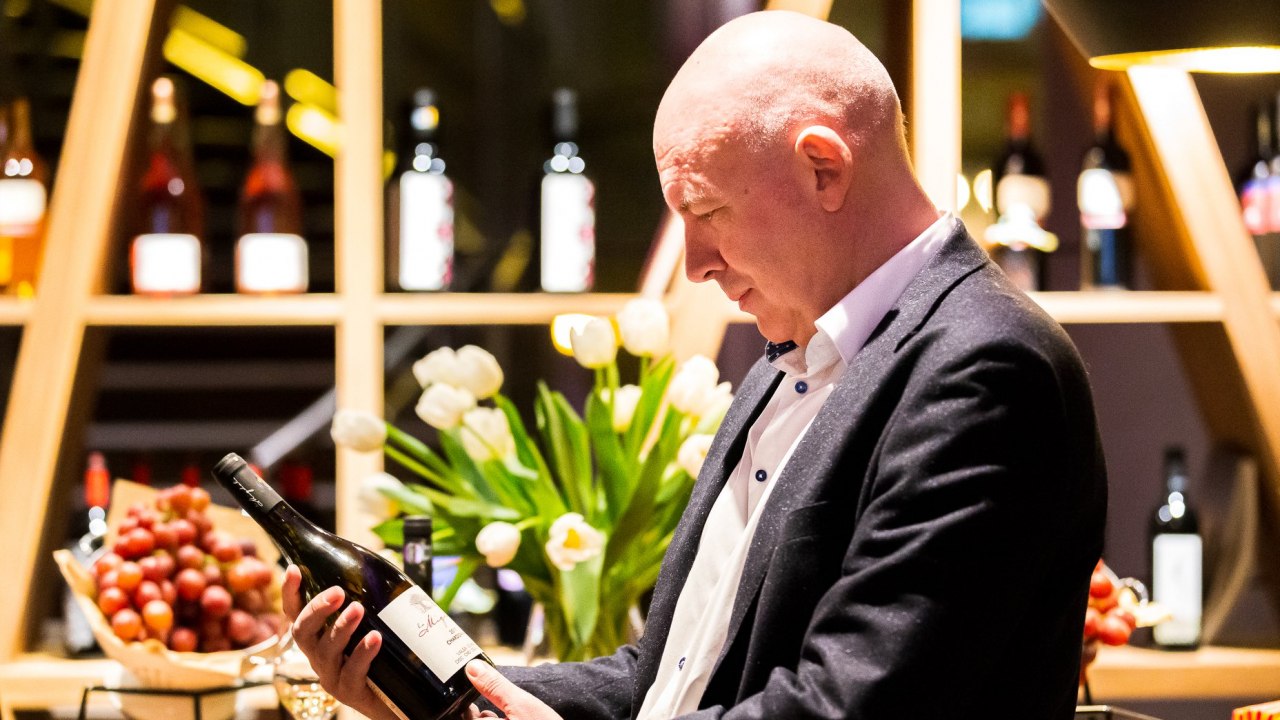 Vinurile săptămânii: Din big pharma la viticultură în Dealu Mare