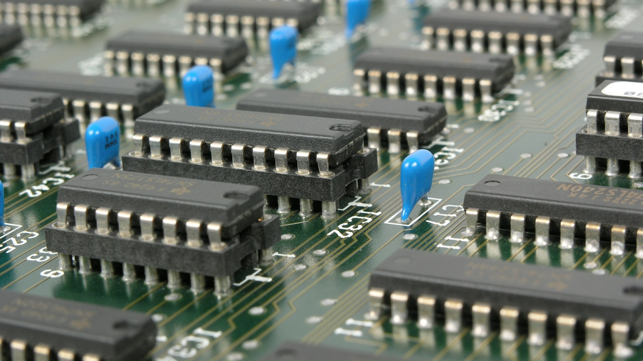 Analiză: criza de microcipuri în mijlocul unei furtuni perfecte