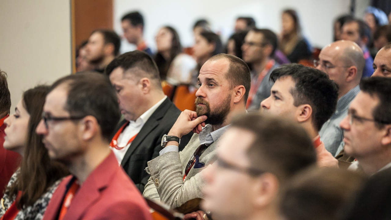 Big Data Week România: AI și speech-uri traduse de roboți