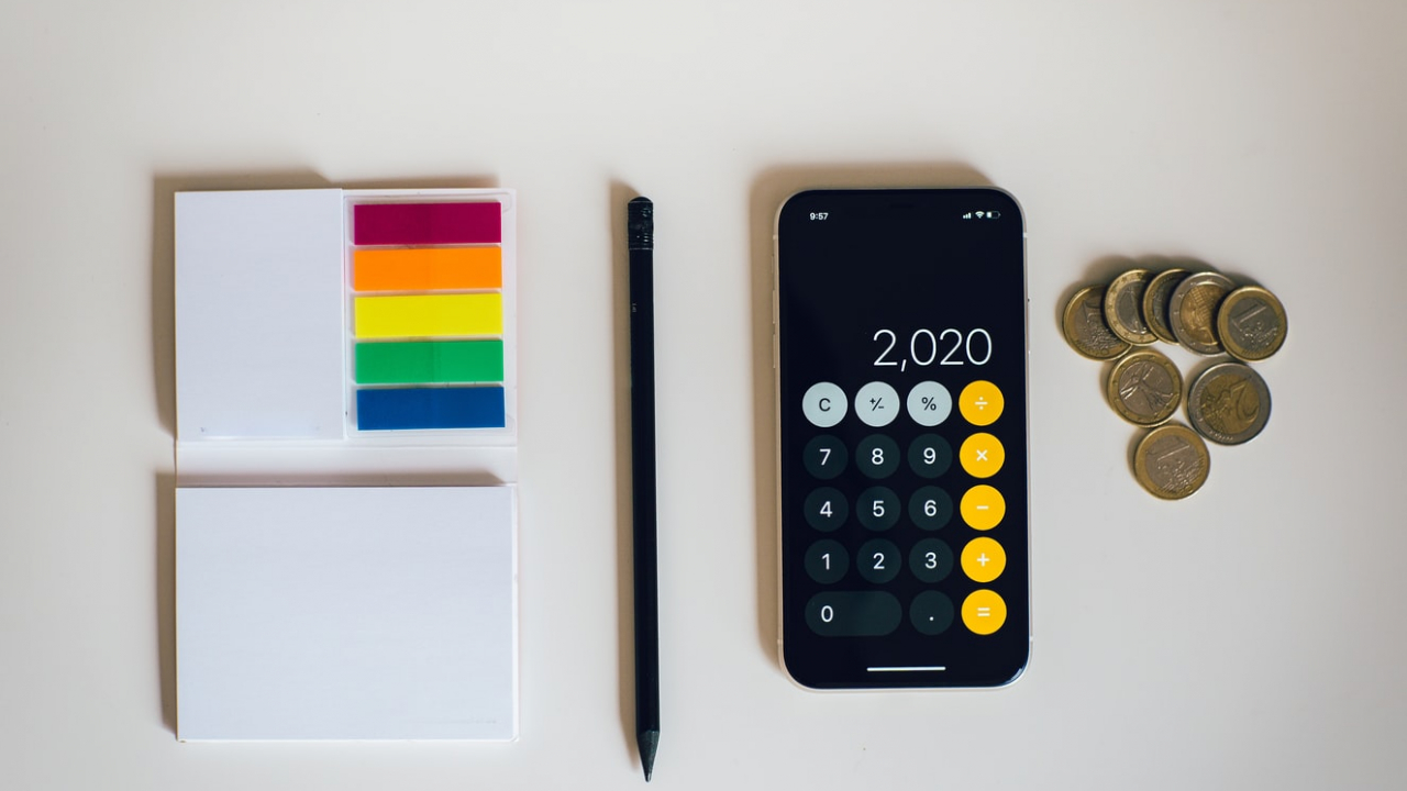 Afacere de la zero: 9 taxe pe care să le știi (și să le plătești) în Romania