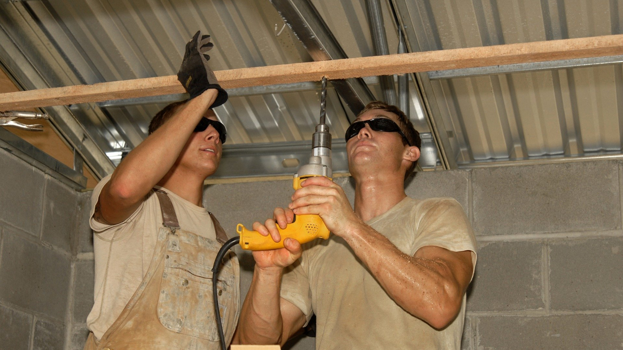 Platforma de meșteri Ajusto.ro se extinde și către segmentul business