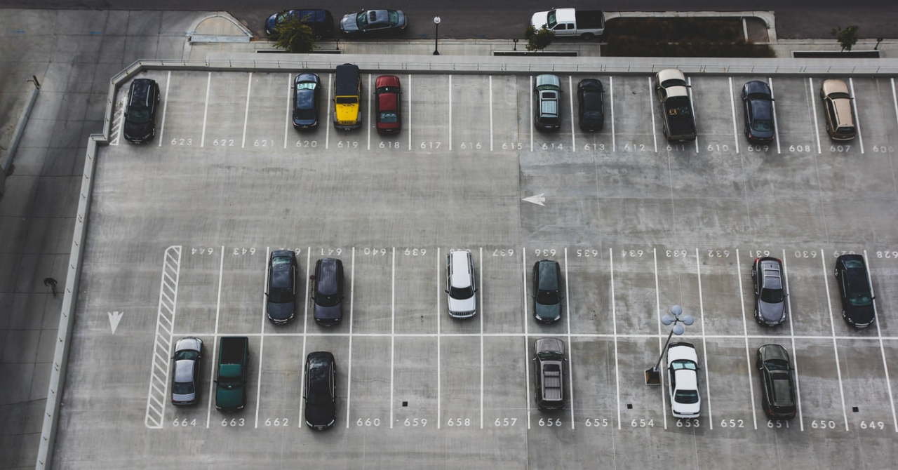 yeParking lansează un dispozitiv care transformă orice parcare într-una smart