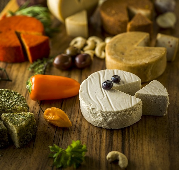 Idei de afaceri: 1 mil. euro din brânză și iaurturi vegetariene