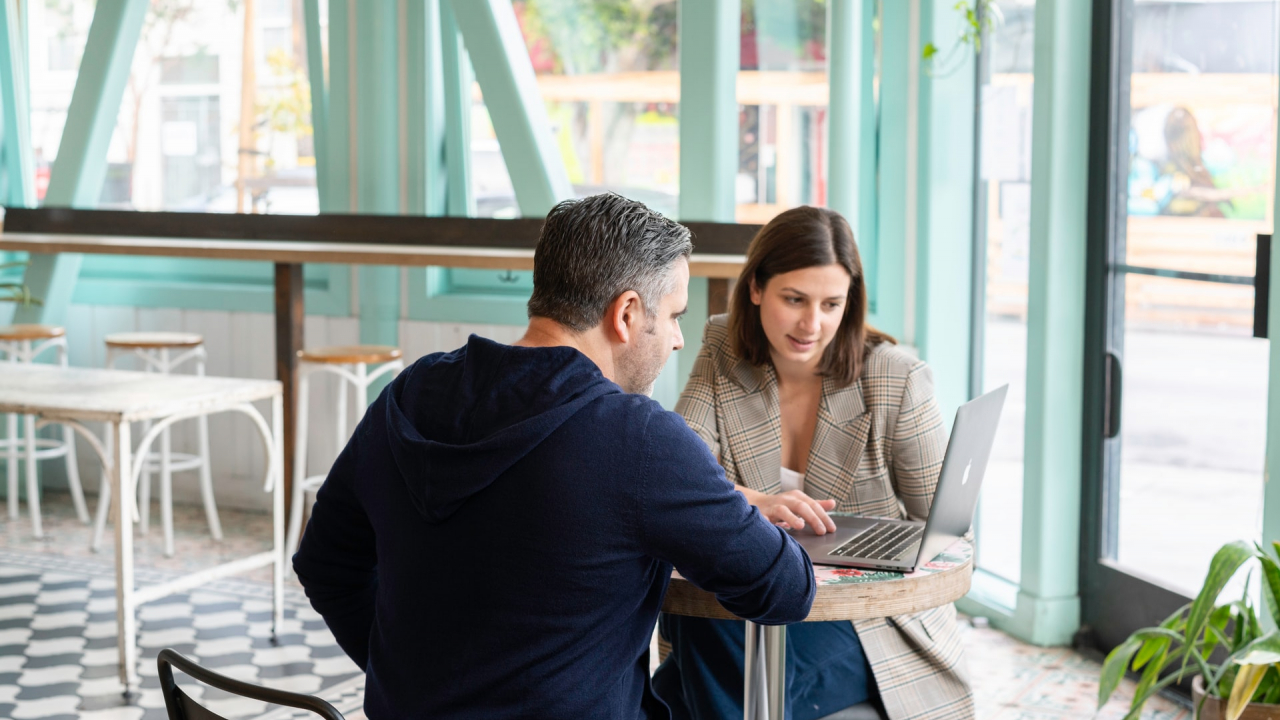 White Image oferă soluții de CRM pentru vânzări mai bune