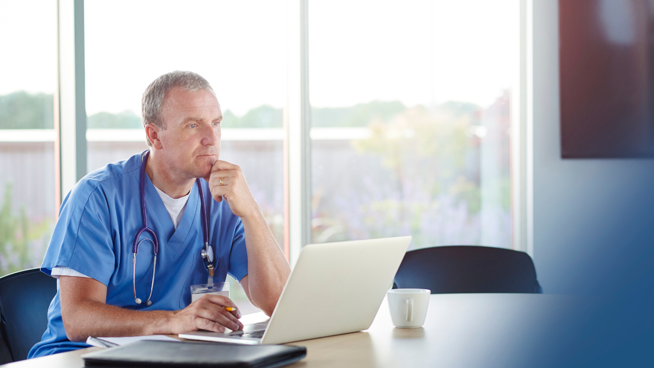 MEDIjobs: de ce 4 din 10 specialiști medicali se gândesc să plece din țară