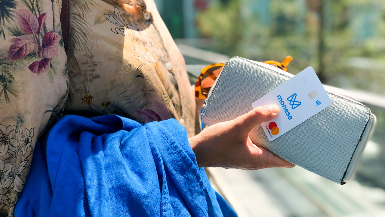Fintech-ul Monese lansează conturi în lei. Poți încasa direct salariul la ei