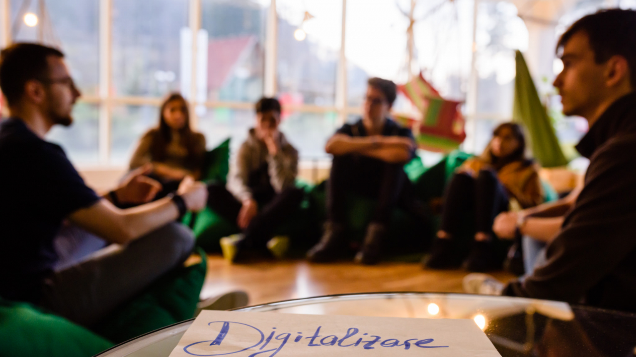 Generația Tech: formare digitală pentru 210 de liceeni din Piatra Neamț