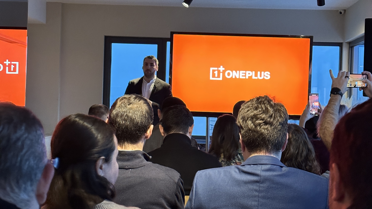 OnePlus 11 se lansează în România și este disponibil la precomandă