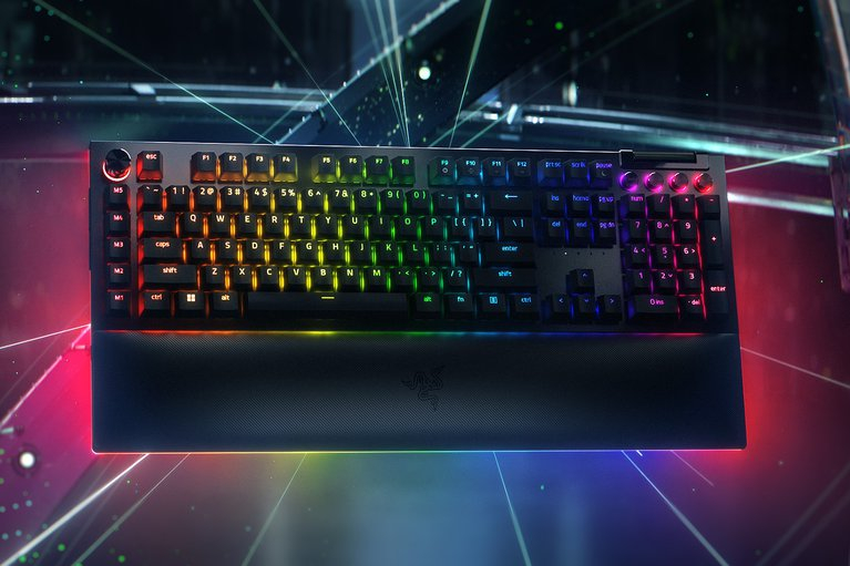Razer BlackWidow V4 Pro, tastatură pentru gaming cu iluminare RGB