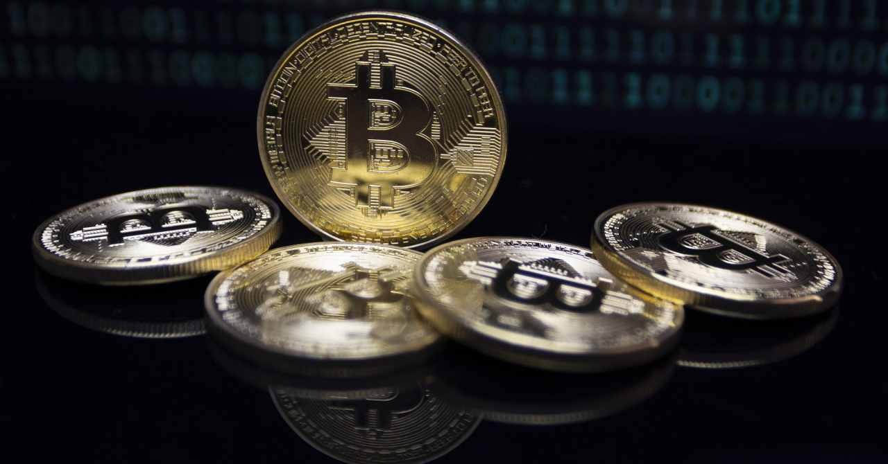Bitcoin ar putea ajunge la 100.000 de dolari până la finalul anului