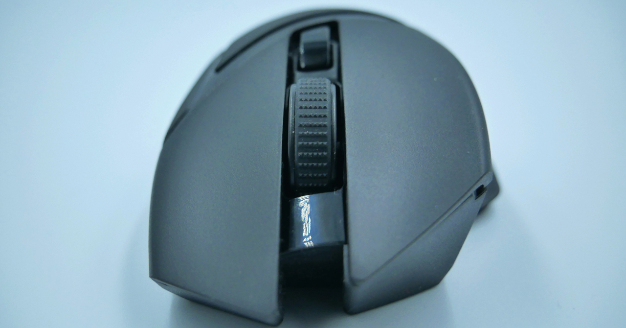 Razer Basilisk X HyperSpeed, un mouse de gaming pentru corporatiști