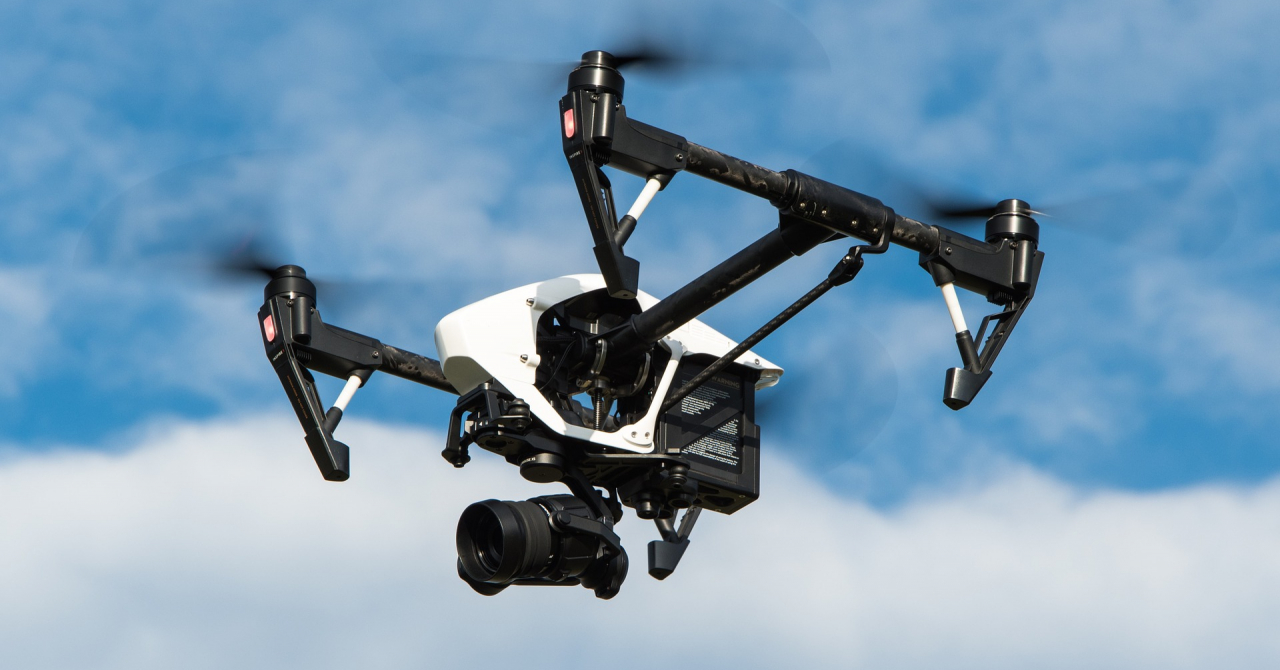 UE vrea certificat de înmatriculare pentru drone și legi clare