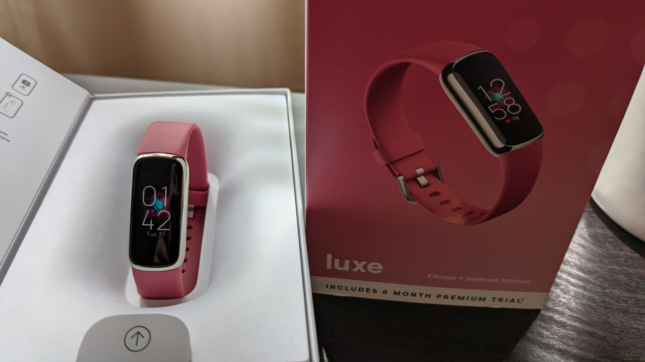 Review Fitbit Luxe: bijuteria de la încheietură care-ți măsoară condiția fizică