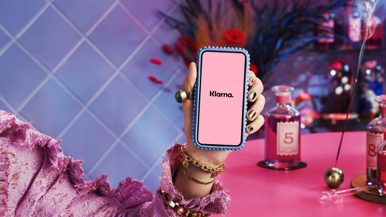 Raport Klarna: următoarea generație de consumatori, gata pentru AI, AR, roboți