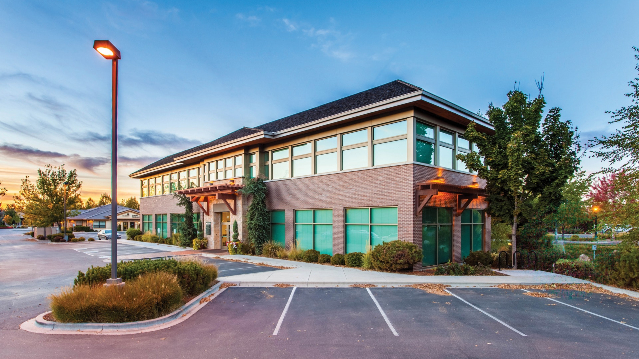 Analiza PwC: eficiența energetică, factor important în viitor în imobiliare