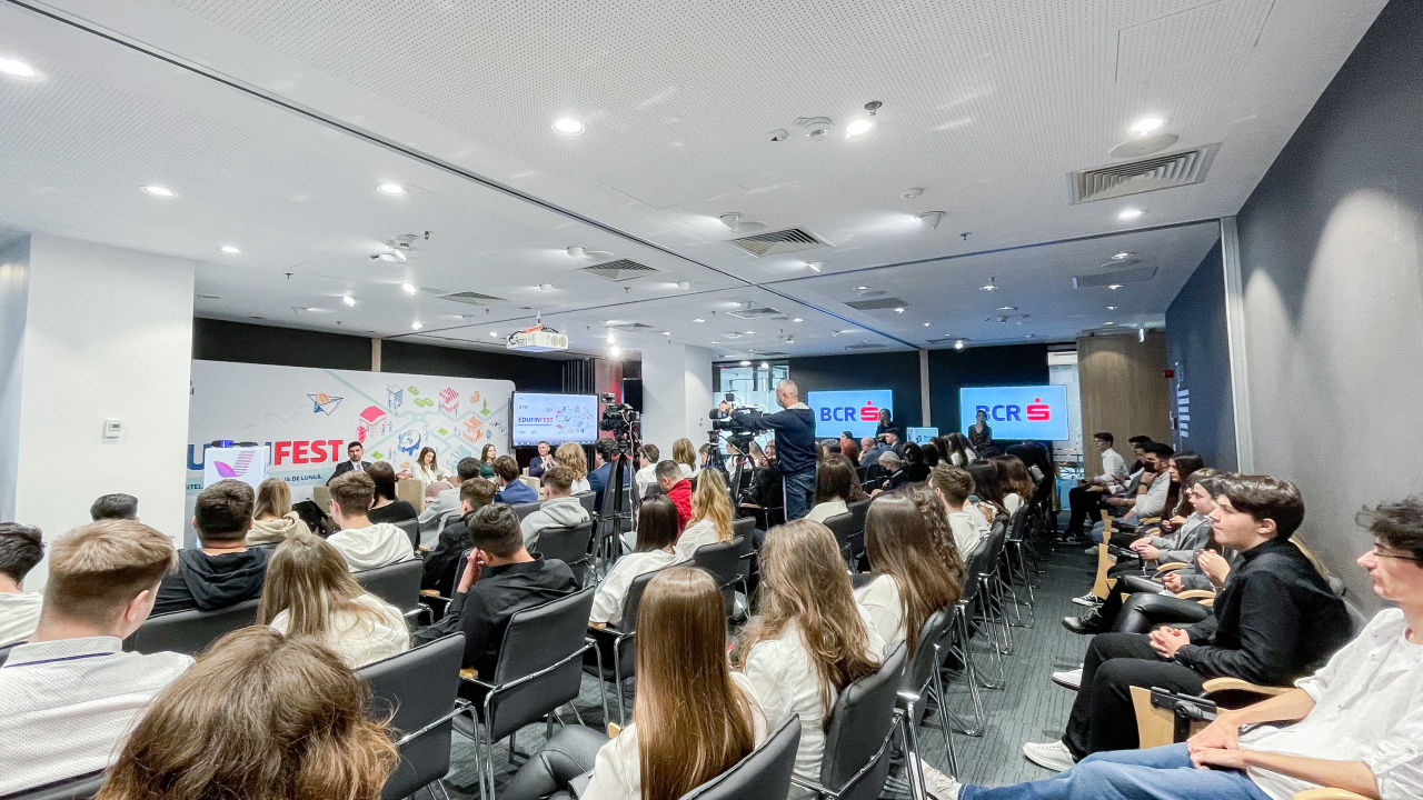 Educație financiară - repornește caravana Școala de Bani în toată țara