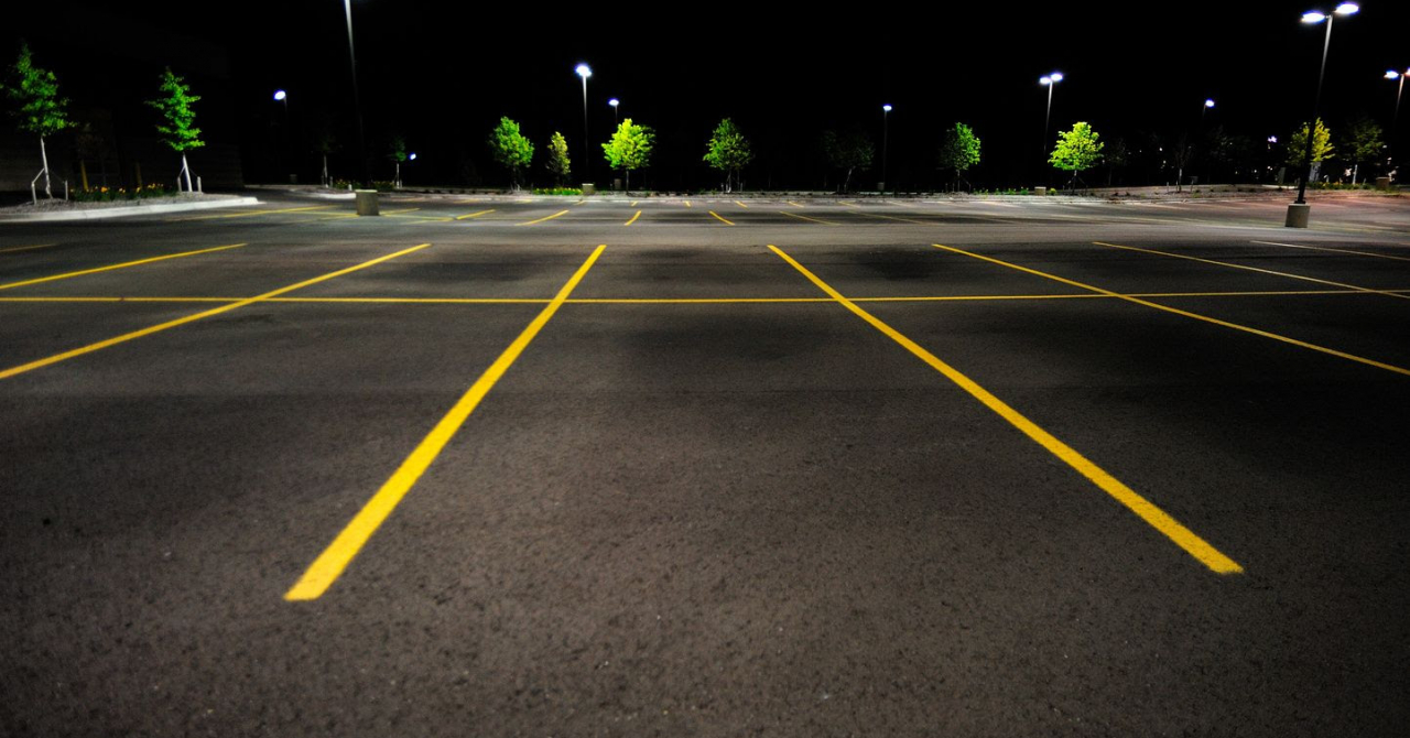 Studiu YeParking: Cum ar putea face bani retailerii cu locurile de parcare