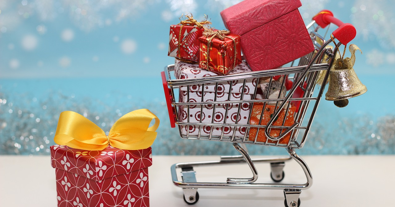 Cât cheltuiesc românii pe cadouri de Crăciun și care sunt preferințele